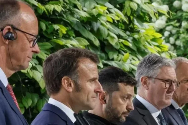 Макрон анонсировал визит в Лондон для переговоров с Зеленским, Страмером и Мерцом